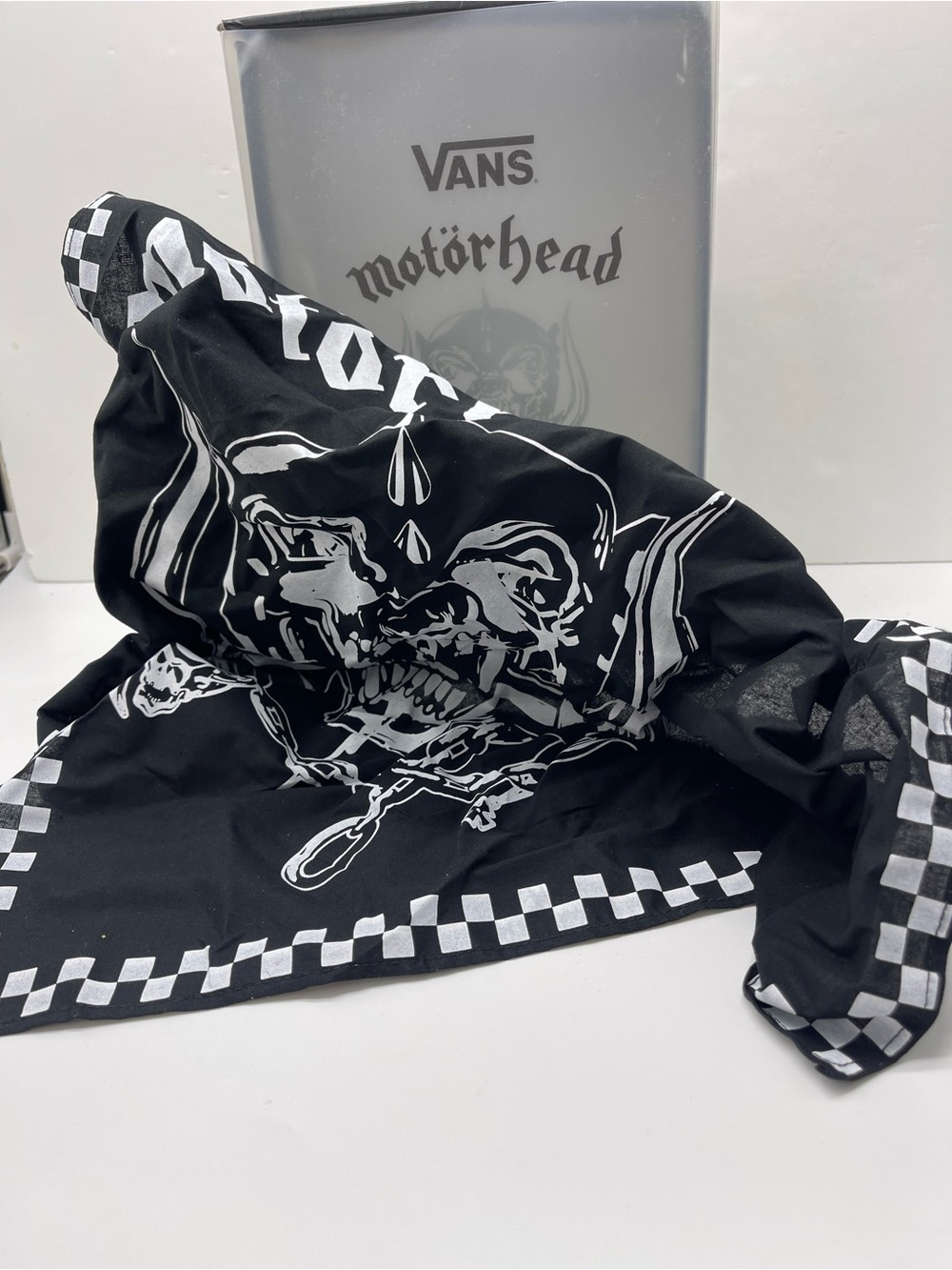 Vans MOTORHEAD Black Bandana Scarf with Silver Skull & Chain Graphic - Picture 4 of 12